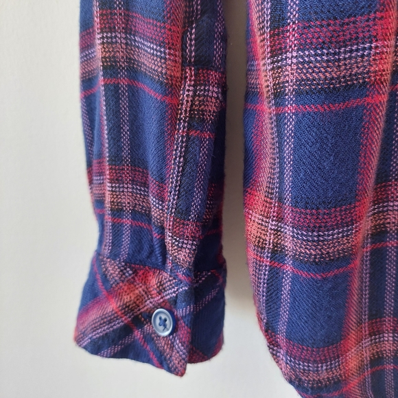 Beach Lunch Lounge Plaid Flannel Button Front Shirt, M - Picture 3 of 9